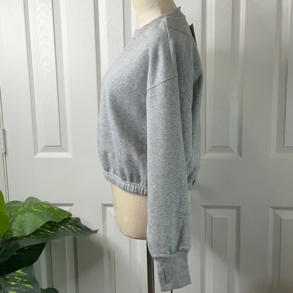 JoyLab Women's Fleece Cropped Crewneck Pullover Sweatshirt Gray Various Sizes - Picture 3 of 10